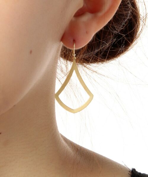 COCOSHNIK ONKITSCH / ココシュニックオンキッチュ ピアス・イヤリング | ベーシックイチョウ形 フックピアス (K10フック) | 詳細4