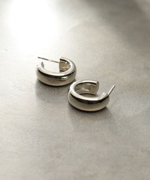COCOSHNIK ONKITSCH / ココシュニックオンキッチュ ピアス・イヤリング | シルバー スモールフープ プランプピアス | 詳細4