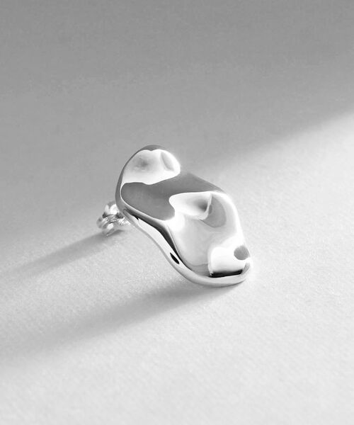 COCOSHNIK ONKITSCH / ココシュニックオンキッチュ ピアス・イヤリング | シルバー ニュアンスピアス アシンメプレート | 詳細2