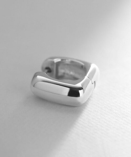 COCOSHNIK ONKITSCH / ココシュニックオンキッチュ ピアス・イヤリング | シルバー ハギーフープ スクエアピアス | 詳細2