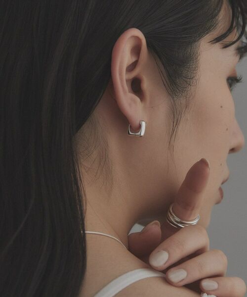 COCOSHNIK ONKITSCH / ココシュニックオンキッチュ ピアス・イヤリング | シルバー ハギーフープ スクエアピアス | 詳細8