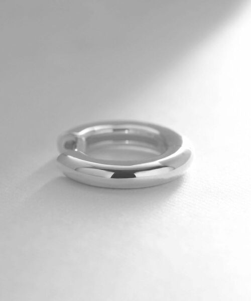 COCOSHNIK ONKITSCH / ココシュニックオンキッチュ ピアス・イヤリング | シルバー ハギーフープ ラウンドピアス | 詳細2