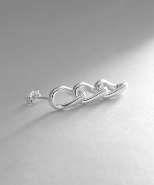COCOSHNIK ONKITSCH / ココシュニックオンキッチュ ピアス・イヤリング | シルバー カーブチェーン ストレートピアス | 詳細2