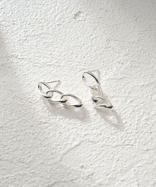COCOSHNIK ONKITSCH / ココシュニックオンキッチュ ピアス・イヤリング | シルバー カーブチェーン ストレートピアス | 詳細4