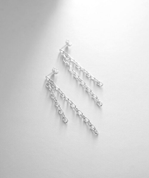 COCOSHNIK ONKITSCH / ココシュニックオンキッチュ ピアス・イヤリング | シルバー ニュアンスチェーン ダブルストレートピアス | 詳細1