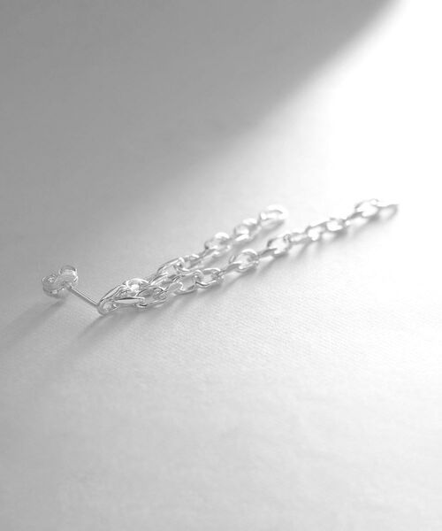 COCOSHNIK ONKITSCH / ココシュニックオンキッチュ ピアス・イヤリング | シルバー ニュアンスチェーン ダブルストレートピアス | 詳細2