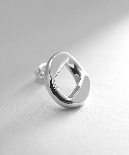 COCOSHNIK ONKITSCH / ココシュニックオンキッチュ ピアス・イヤリング | シルバー カーブチェーンモチーフ シングルピアス | 詳細2