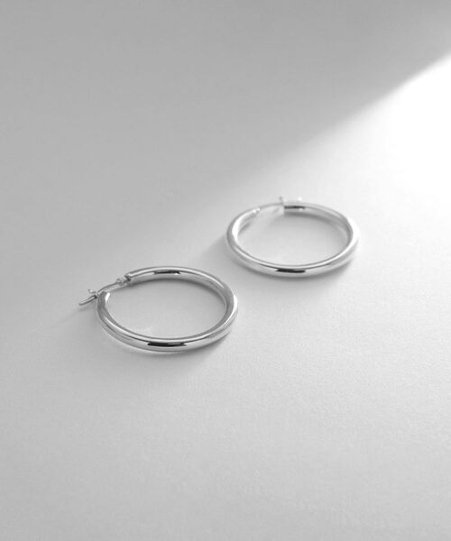 COCOSHNIK ONKITSCH / ココシュニックオンキッチュ ピアス・イヤリング | シルバー ホロウ フープピアスM | 詳細1