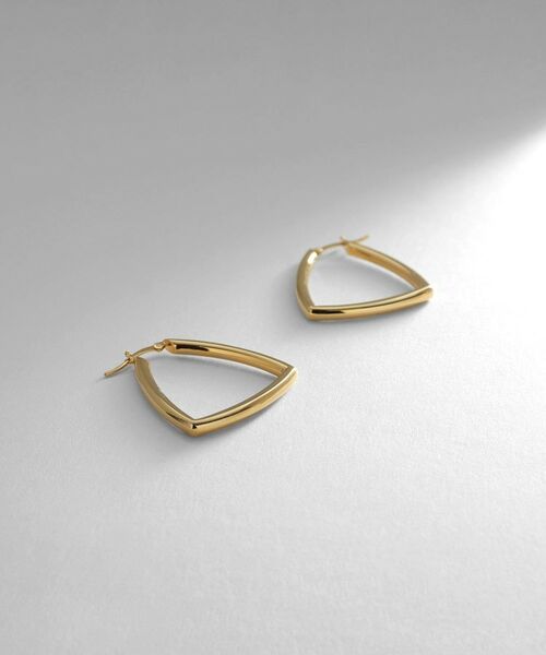 COCOSHNIK ONKITSCH / ココシュニックオンキッチュ ピアス・イヤリング | シルバー ホロウ フープトライアングルピアス GP（ゴールド(600)）