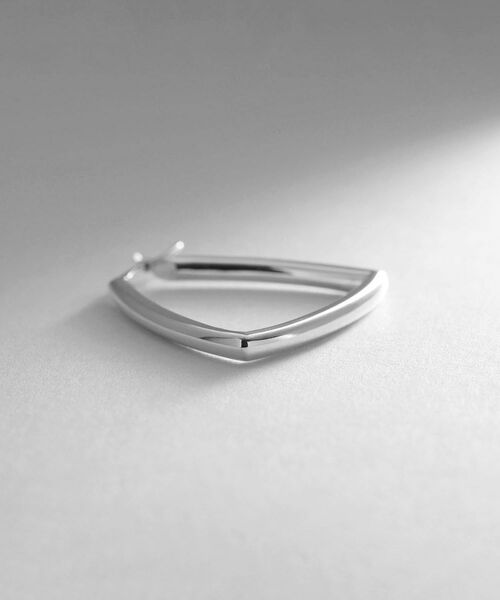 COCOSHNIK ONKITSCH / ココシュニックオンキッチュ ピアス・イヤリング | シルバー ホロウ フープトライアングルピアス | 詳細2