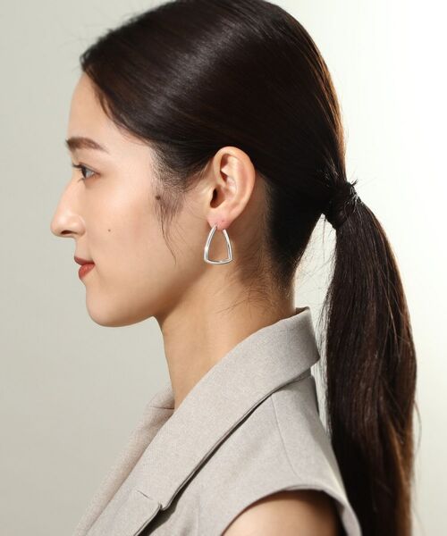 COCOSHNIK ONKITSCH / ココシュニックオンキッチュ ピアス・イヤリング | シルバー ホロウ フープトライアングルピアス | 詳細7