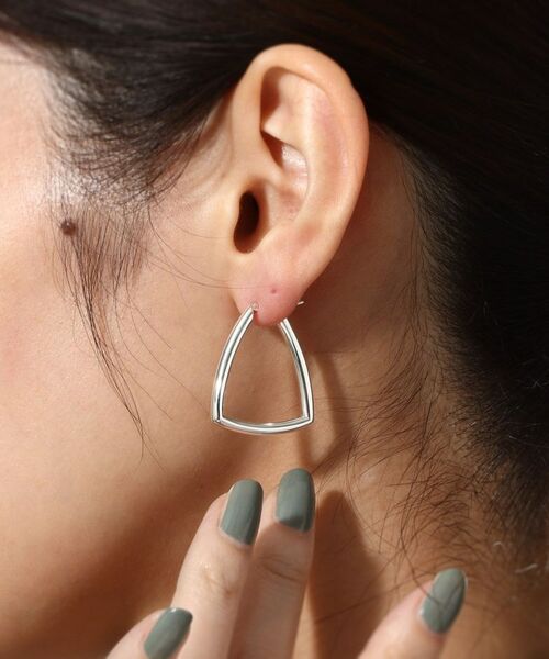 COCOSHNIK ONKITSCH / ココシュニックオンキッチュ ピアス・イヤリング | シルバー ホロウ フープトライアングルピアス | 詳細8