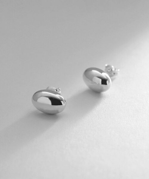 COCOSHNIK ONKITSCH / ココシュニックオンキッチュ ピアス・イヤリング | シルバー オーバルモチーフ スタッドピアス（シルバー(600)）