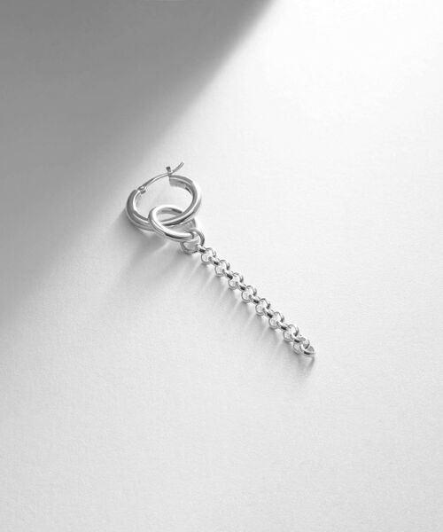 COCOSHNIK ONKITSCH / ココシュニックオンキッチュ ピアス・イヤリング | シルバー フープピアス チェーンチャーム（ゴールド(600)）