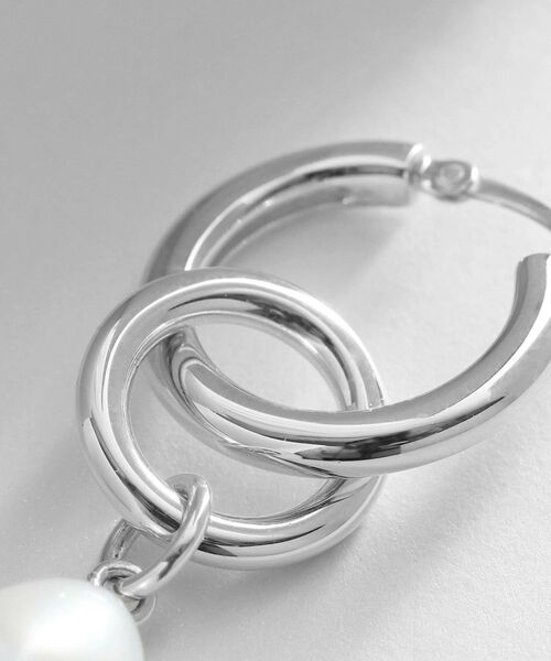 COCOSHNIK ONKITSCH / ココシュニックオンキッチュ ピアス・イヤリング | シルバー フープピアス パールチャーム | 詳細2