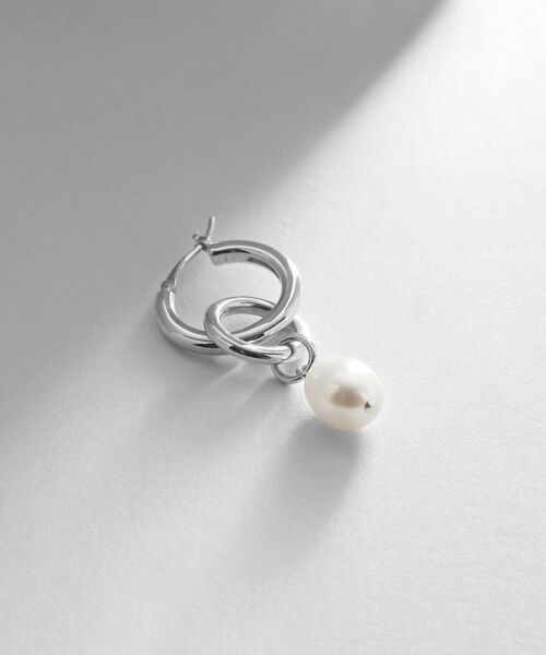 COCOSHNIK ONKITSCH / ココシュニックオンキッチュ ピアス・イヤリング | シルバー フープピアス パールチャーム（ゴールド(606)）
