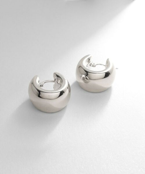 COCOSHNIK ONKITSCH / ココシュニックオンキッチュ ピアス・イヤリング | シルバー ホロウフープ ワイドピアス | 詳細1