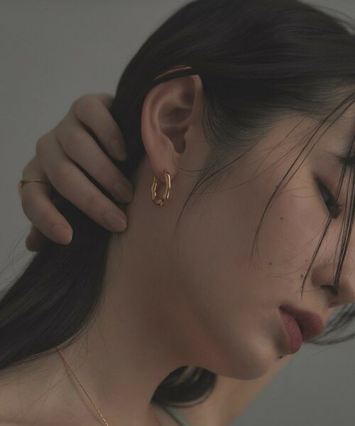 COCOSHNIK ONKITSCH / ココシュニックオンキッチュ ピアス・イヤリング | シルバー ニュアンスピアス オーバルフープ GP | 詳細7