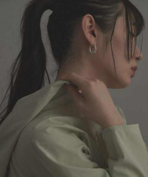 COCOSHNIK ONKITSCH / ココシュニックオンキッチュ ピアス・イヤリング | シルバー ニュアンスピアス オーバルフープ | 詳細8