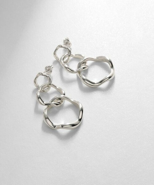 COCOSHNIK ONKITSCH / ココシュニックオンキッチュ ピアス・イヤリング | シルバー ニュアンスピアス トリプルフープ | 詳細1