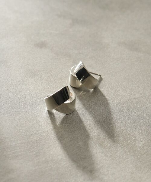 COCOSHNIK ONKITSCH / ココシュニックオンキッチュ ピアス・イヤリング | シルバー フォールディングピアス オーバーラップ | 詳細4