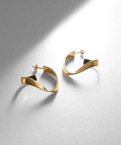 COCOSHNIK ONKITSCH / ココシュニックオンキッチュ ピアス・イヤリング | シルバー フォールディングピアス ストリーム GP（ゴールド(600)）