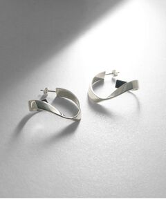 COCOSHNIK ONKITSCH / ココシュニックオンキッチュ ピアス・イヤリング | シルバー フォールディングピアス ストリーム