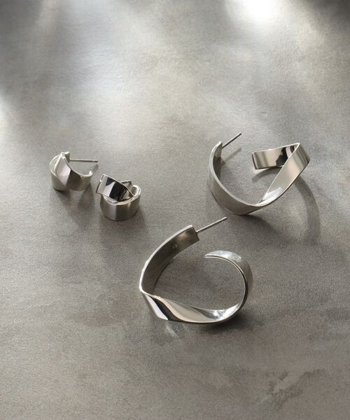 COCOSHNIK ONKITSCH / ココシュニックオンキッチュ ピアス・イヤリング | シルバー フォールディングピアス ストリーム | 詳細4