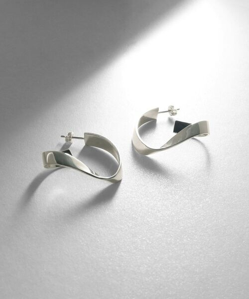 COCOSHNIK ONKITSCH / ココシュニックオンキッチュ ピアス・イヤリング | シルバー フォールディングピアス ストリーム（シルバー(600)）