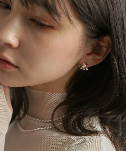 COCOSHNIK ONKITSCH / ココシュニックオンキッチュ ピアス・イヤリング | シルバー スモールフープ トリプルカーブピアス | 詳細9