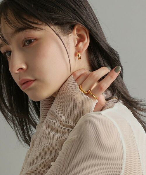 COCOSHNIK ONKITSCH / ココシュニックオンキッチュ ピアス・イヤリング | シルバー スモールフープ プランプクロスピアス GP | 詳細6