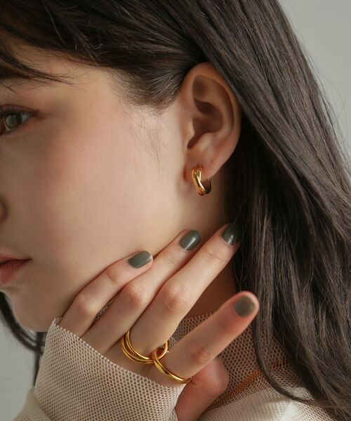 COCOSHNIK ONKITSCH / ココシュニックオンキッチュ ピアス・イヤリング | シルバー スモールフープ プランプクロスピアス GP | 詳細9