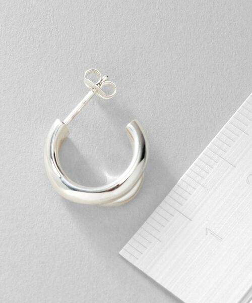 COCOSHNIK ONKITSCH / ココシュニックオンキッチュ ピアス・イヤリング | シルバー スモールフープ プランプクロスピアス | 詳細3