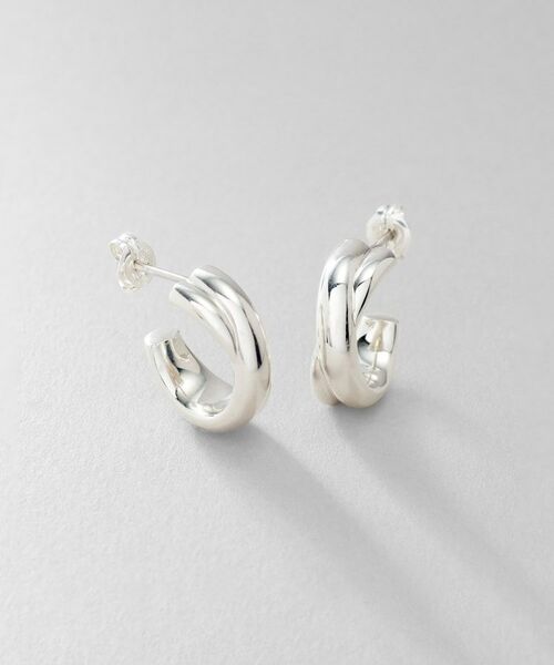 COCOSHNIK ONKITSCH / ココシュニックオンキッチュ ピアス・イヤリング | シルバー スモールフープ プランプクロスピアス（シルバー(600)）