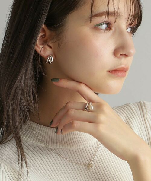 COCOSHNIK ONKITSCH / ココシュニックオンキッチュ ピアス・イヤリング | シルバー スモールフープ ダブルプランプピアス | 詳細12