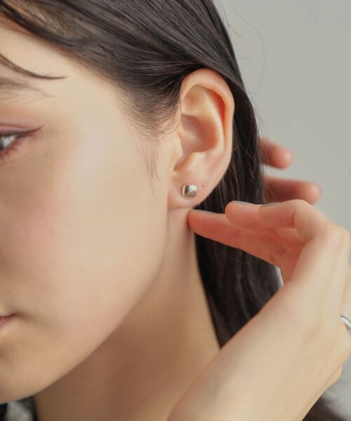 COCOSHNIK ONKITSCH / ココシュニックオンキッチュ ピアス・イヤリング | シルバー クッションシェイプ スタッドピアス | 詳細13