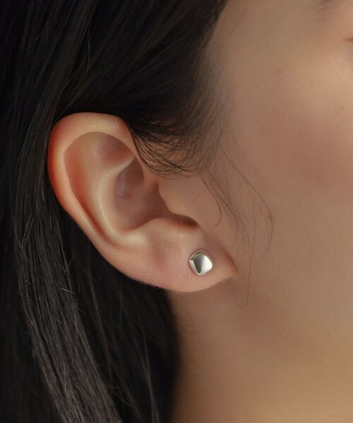 COCOSHNIK ONKITSCH / ココシュニックオンキッチュ ピアス・イヤリング | シルバー クッションシェイプ スタッドピアス | 詳細15