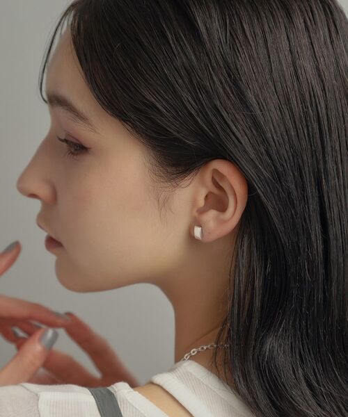 COCOSHNIK ONKITSCH / ココシュニックオンキッチュ ピアス・イヤリング | シルバー シールドシェイプ スタッドピアス | 詳細13