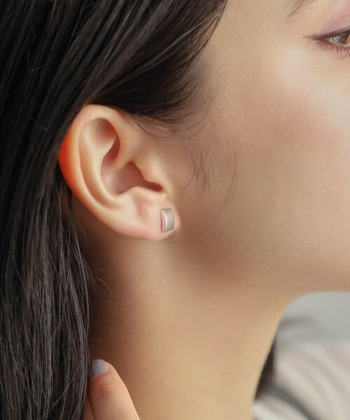 COCOSHNIK ONKITSCH / ココシュニックオンキッチュ ピアス・イヤリング | シルバー シールドシェイプ スタッドピアス | 詳細14