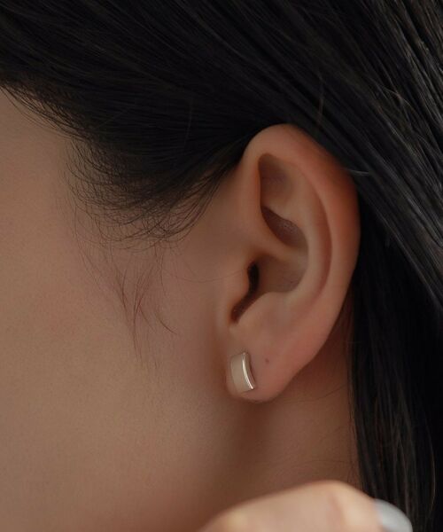 COCOSHNIK ONKITSCH / ココシュニックオンキッチュ ピアス・イヤリング | シルバー シールドシェイプ スタッドピアス | 詳細15