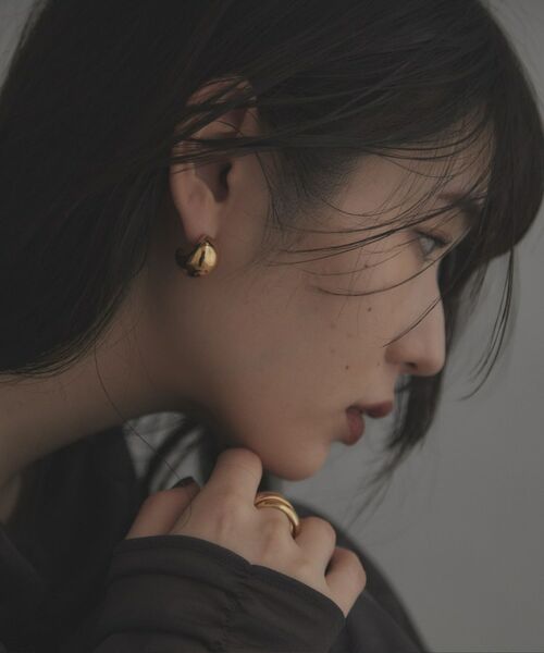 COCOSHNIK ONKITSCH / ココシュニックオンキッチュ ピアス・イヤリング | シルバー ホロウフープピアス ペアシェイプM GP | 詳細9