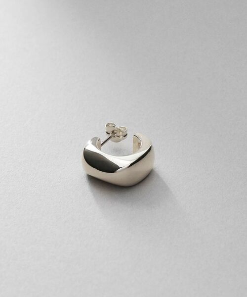 COCOSHNIK ONKITSCH / ココシュニックオンキッチュ ピアス・イヤリング | シルバー スモールフープ スロープカットピアス | 詳細1