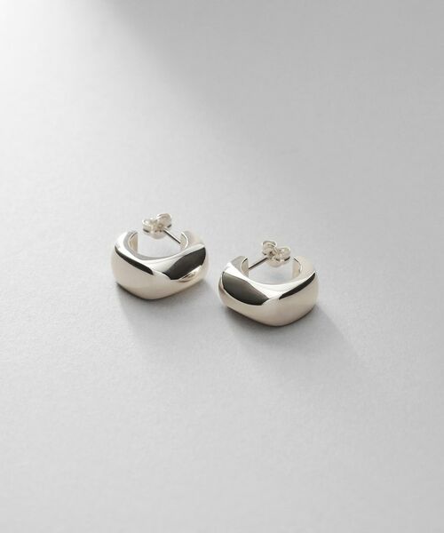 COCOSHNIK ONKITSCH / ココシュニックオンキッチュ ピアス・イヤリング | シルバー スモールフープ スロープカットピアス（シルバー(600)）