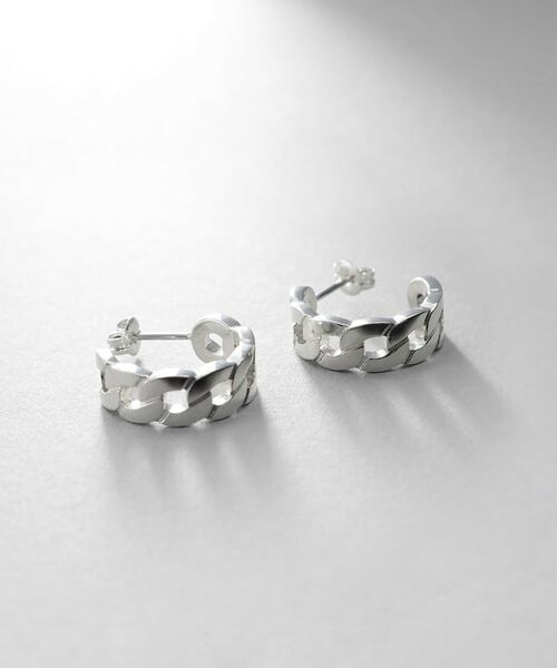 COCOSHNIK ONKITSCH / ココシュニックオンキッチュ ピアス・イヤリング | シルバー フラットカーブチェーンモチーフピアス | 詳細1