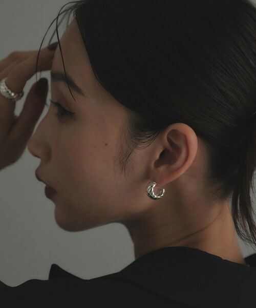 COCOSHNIK ONKITSCH / ココシュニックオンキッチュ ピアス・イヤリング | シルバー ブリックモチーフ フープピアス | 詳細8