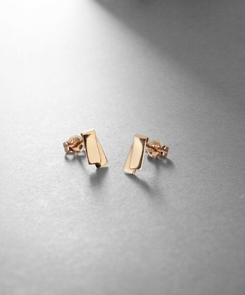 COCOSHNIK ONKITSCH / ココシュニックオンキッチュ ピアス・イヤリング | K10フラップリボンピアス（イエローゴールド(100)）