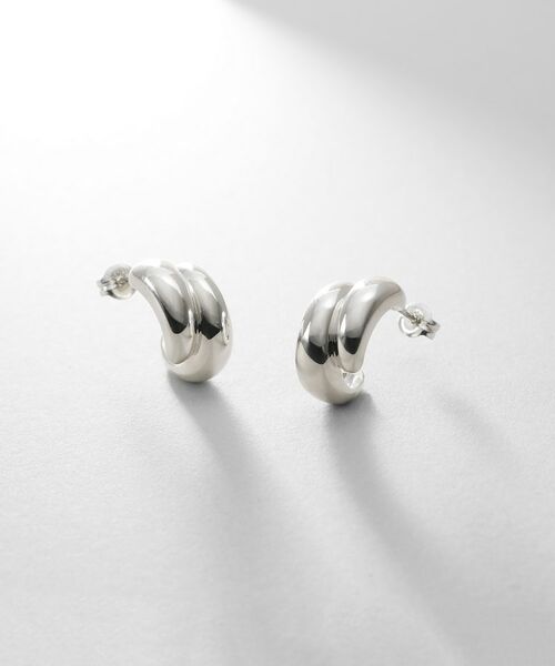 COCOSHNIK ONKITSCH / ココシュニックオンキッチュ ピアス・イヤリング | シルバー スモールフープ チャビーローテイテッドピアス | 詳細1