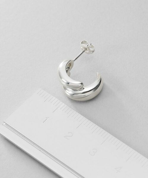 COCOSHNIK ONKITSCH / ココシュニックオンキッチュ ピアス・イヤリング | シルバー スモールフープ チャビーローテイテッドピアス | 詳細4