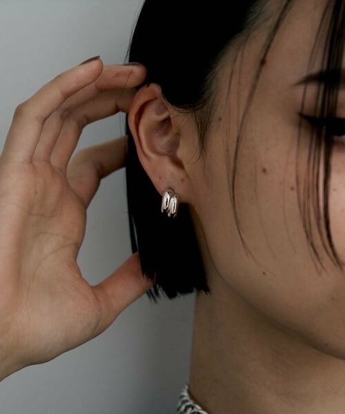 COCOSHNIK ONKITSCH / ココシュニックオンキッチュ ピアス・イヤリング | シルバー スモールフープ チャビーローテイテッドピアス | 詳細7