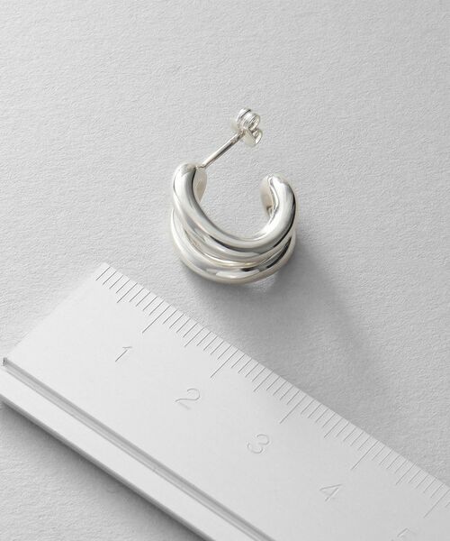 COCOSHNIK ONKITSCH / ココシュニックオンキッチュ ピアス・イヤリング | シルバー スモールフープ ニュアンスループピアス | 詳細4
